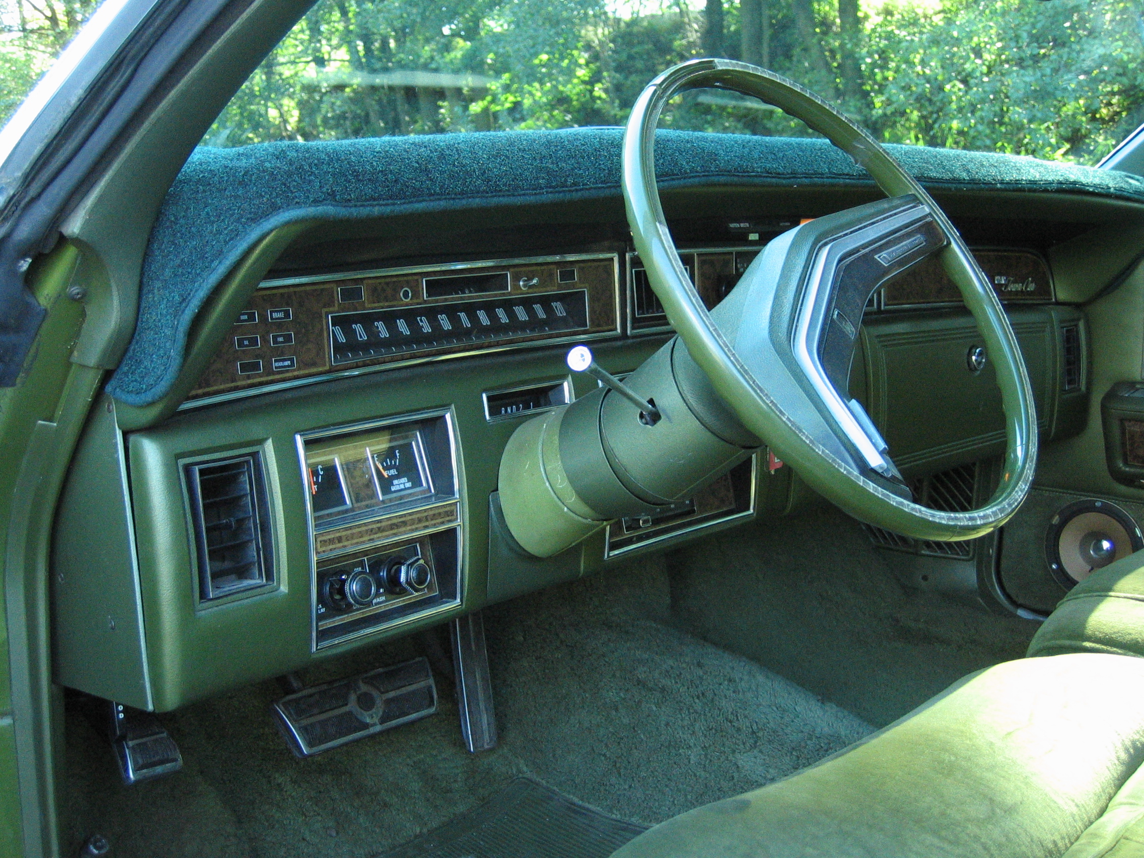 1975 Lincoln Town Car